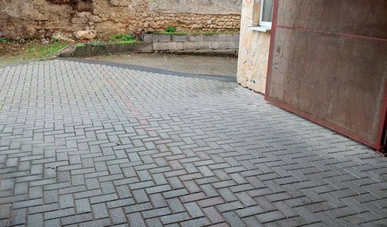Eladó teremgarázs a belvárosban – 3. ingatlanfotó
