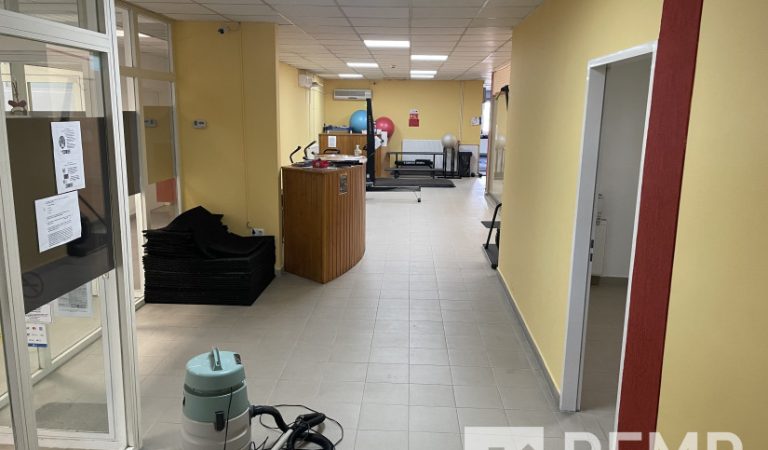 Eladó Bonyhádon ,a Völgység üzletház 1. emeletén 298 m2-es üzlethelyiség . – 1. ingatlanfotó