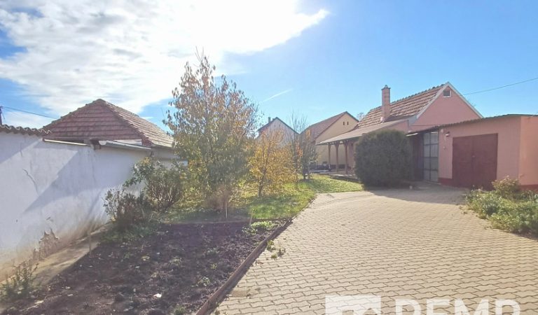 Eladó Szederkényben egy jól karbantartott családi ház ,a telken plusz kis házzal. – 3. ingatlanfotó