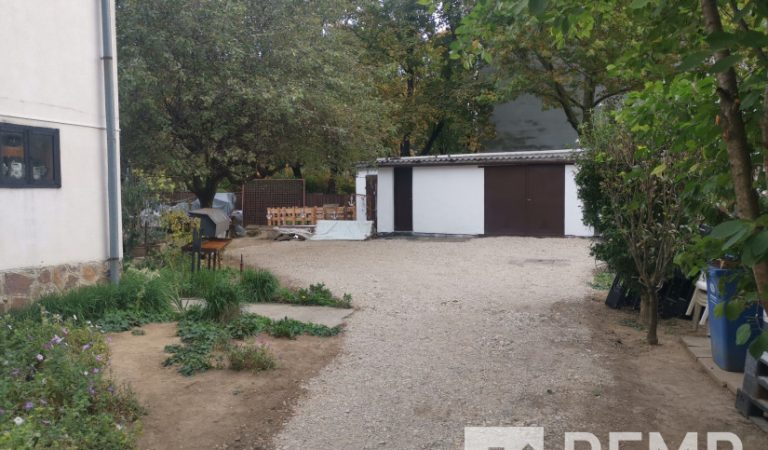 Eladó Pécs régi kertvárosi felújított lakás garázzsal! – 1. property photo