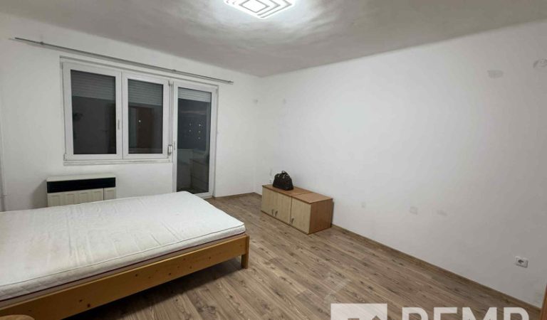 Panorámás garzon Pécsen – alakítsd saját ízlésed szerint! – 2. property photo
