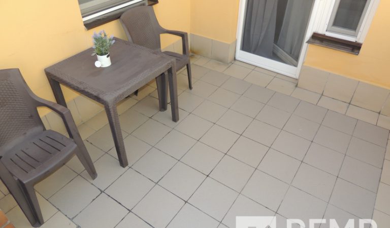 Pécs Belváros szívében, kiadó egy felújított, 45 nm-es lakás – 1. property photo