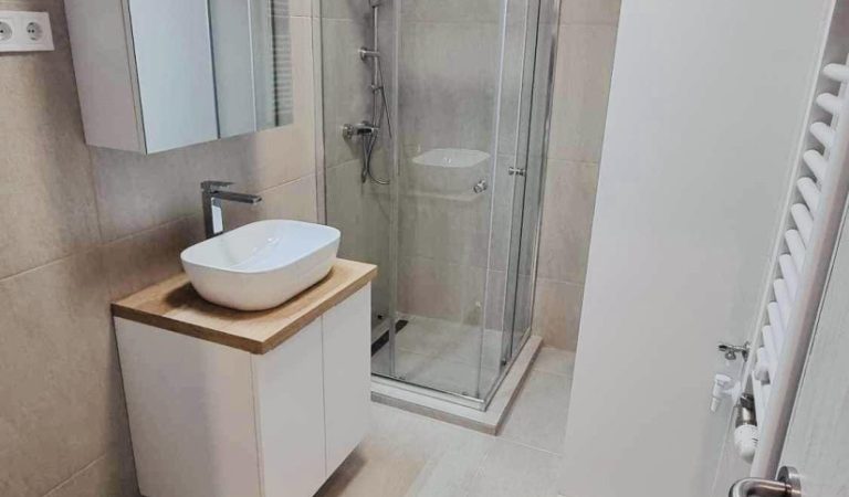 Egyetemvárosban újszerű kétszobás lakás zárt gépkocsibeállóval kiadó! – 3. property photo