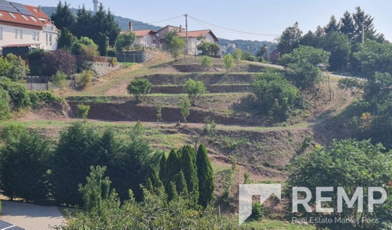 Panorámás építési telek eladó Pécsen – saját magánúttal – 2. property photo