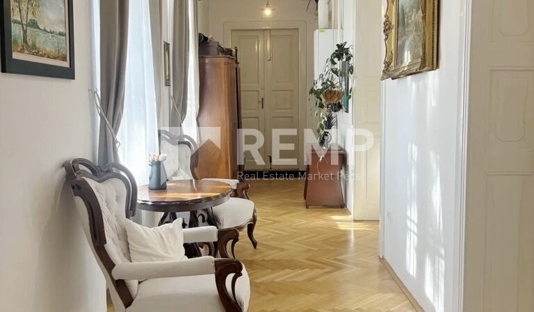 Polgári elegancia Pécs belvárosában – felújított, 3 hálószobás lakás erkéllyel – 3. ingatlanfotó