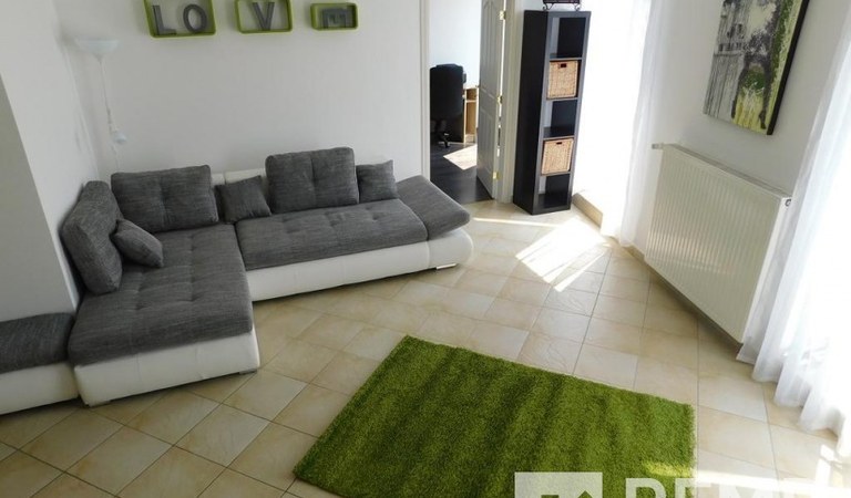 Kiadó belvárosi 2 hálós, medencés lakás – 2. property photo