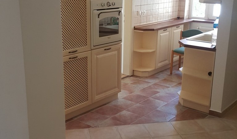 Unfurnished flat for rent in the city center! – 1. property photo