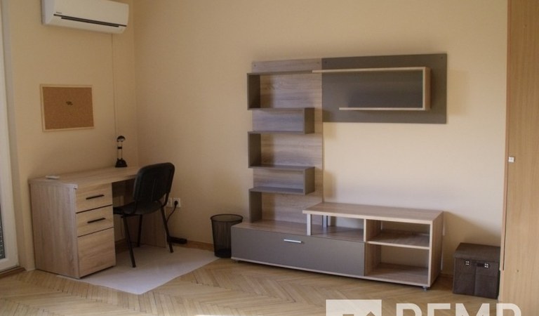Kiadó belvárosi garzonlakás – 2. property photo