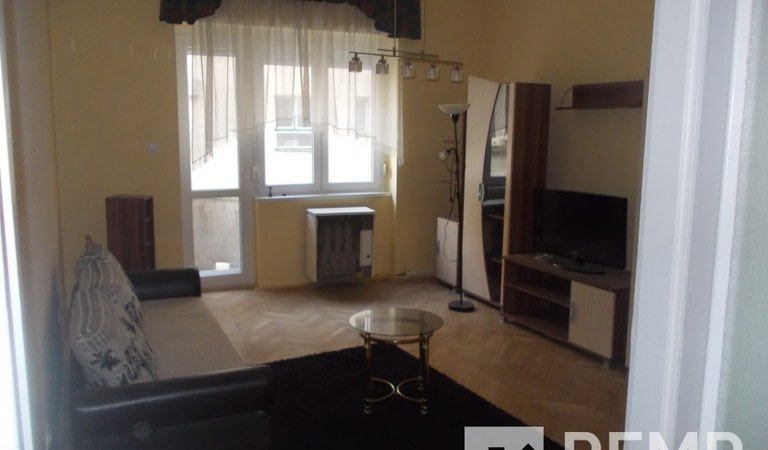 Kiadó az egyetemtől 50 méterre felújított lakás – 1. property photo