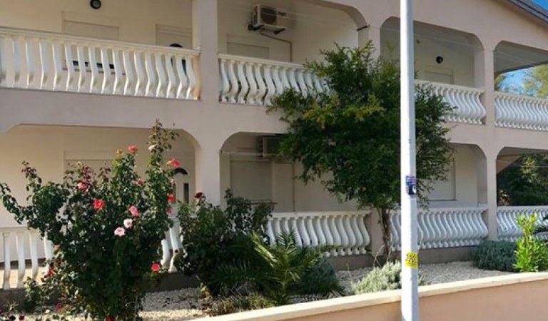Eladó 4 apartmanos ház Vir szigeten! – 1. ingatlanfotó