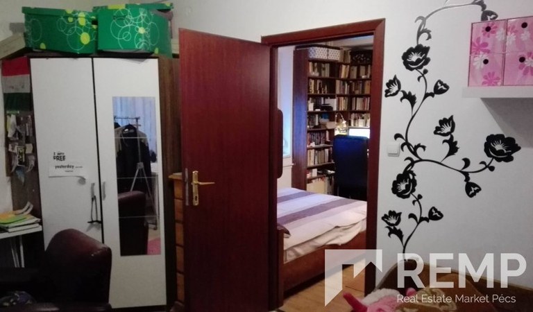Eladó 2 szobás lakás uránváros központjában – 3. ingatlanfotó