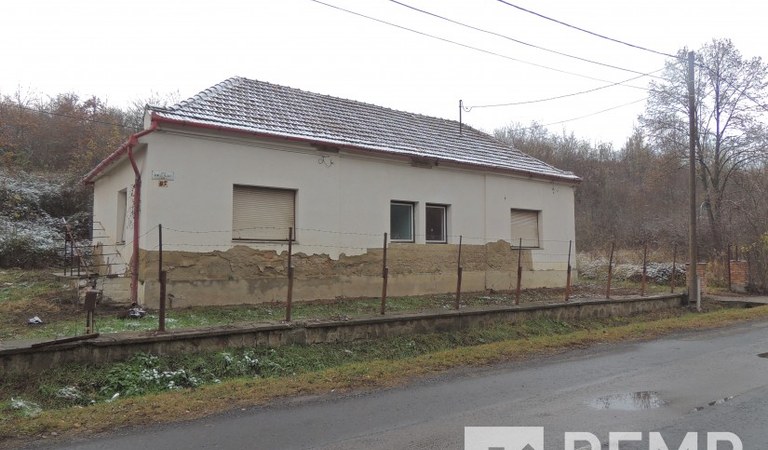 Felújítandó családi ház a Bencze József utcában eladó – 1. ingatlanfotó