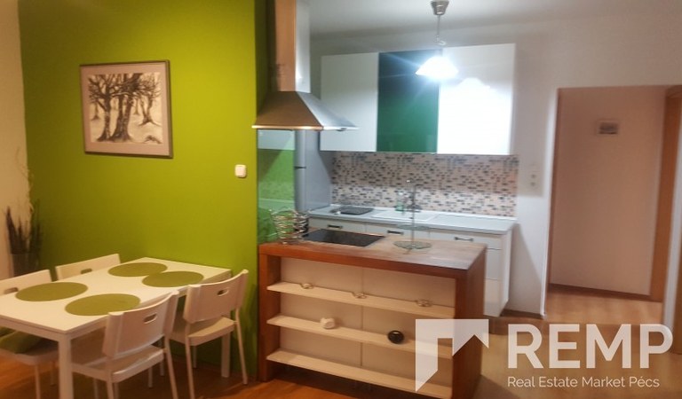 Egyetemvárosi, újszerű, medencés, 4 szobás, 75 m2 lakás eladó! – 1. ingatlanfotó