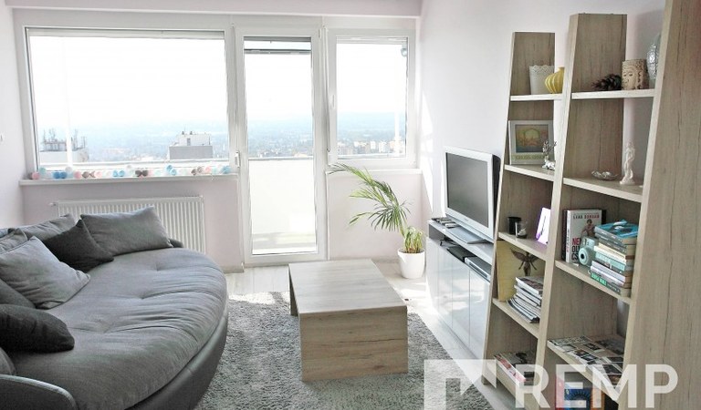 Eladó Örök panorámás , nagy teraszos, amerikai konyha + nappalis, egy hálószobás tégla lakás Mecsek oldalban közel a belvároshoz! – 2. ingatlanfotó