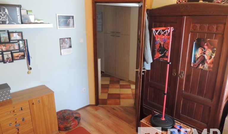 Kozármislenyben, egy 2. emeleti, 2 hálószobás téglalakás, gyönyörű panorámával eladó! – 2. ingatlanfotó