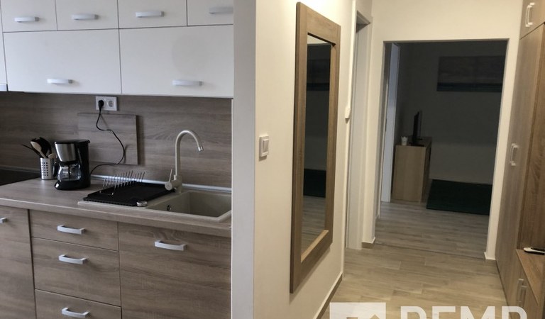 Renovated two bedroom + livingroom flat for rent close to POTE! – 2. property photo