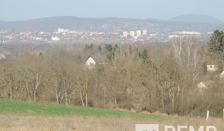 Pécs csendes külvárosi részén, egy 1740 nm-es építési telek eladó! – 2. ingatlanfotó