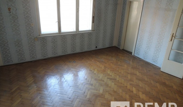 Pécs belvárosában felújítandó 2 szobás lakás eladó! – 2. ingatlanfotó