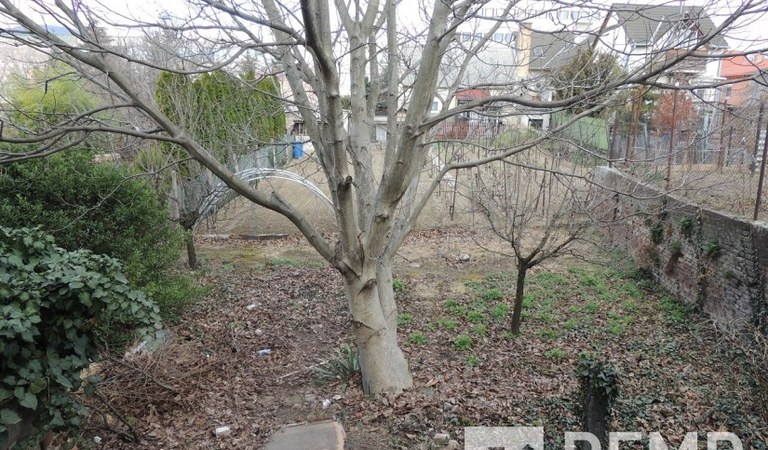 Pécs Gyárvárosi részén építési telek, felújítandó vagy bontandó kis házzal eladó illetve értékegyeztetéssel cserélhető! – 2. property photo