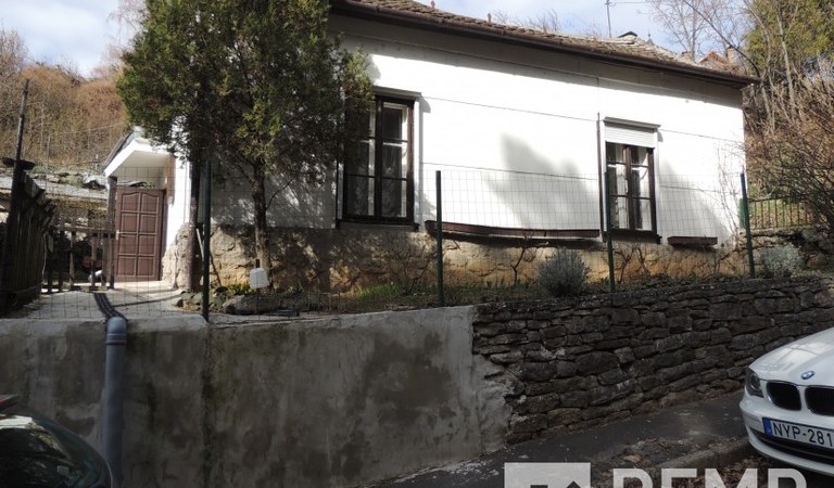 Pécs frekventált részén, a Mecsek oldalban  70 nm-es családi ház eladó! – 2. ingatlanfotó