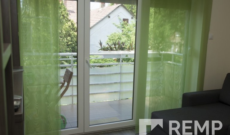 Eladó befektetésnek kiváló első emeleti újszerű tégla lakás! – 2. ingatlanfotó