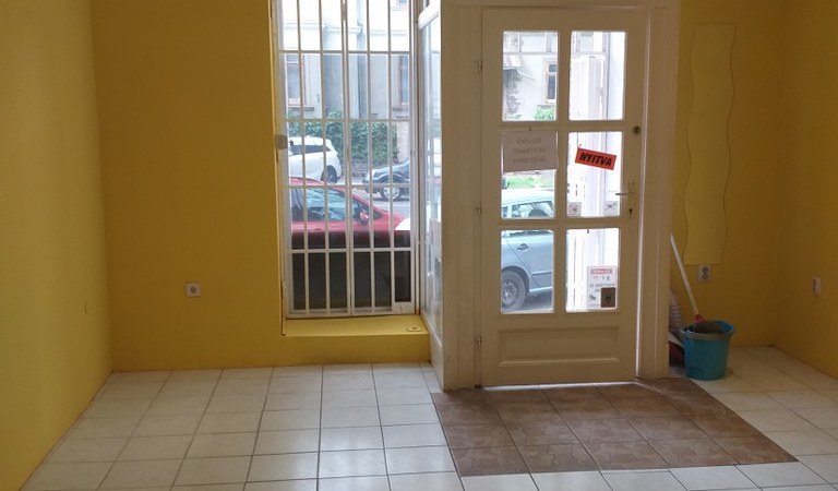 Pécs belvárosban a Szabadság utcában kiadó irodának, üzletnek ingatlan – 1. ingatlanfotó