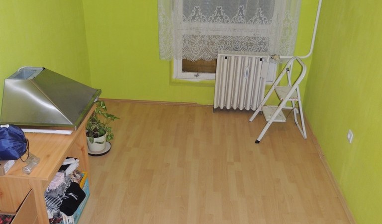 Pécsett, a Nagy Imre úton, egy 64 nm-es, részben felújított panellakás eladó! – 3. ingatlanfotó