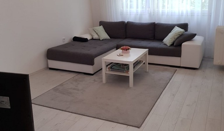 Kiadó első emeleti 3 szobás lakás a Pollack felett! – 1. property photo