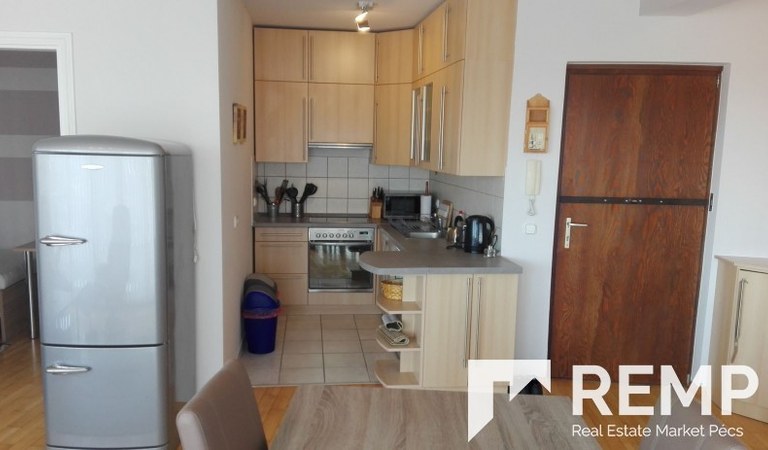 Hungária utcában, újszerű, 68 m2-es, 3 szobás lakás eladó 50 m2-es panorámás terasszal! – 3. ingatlanfotó