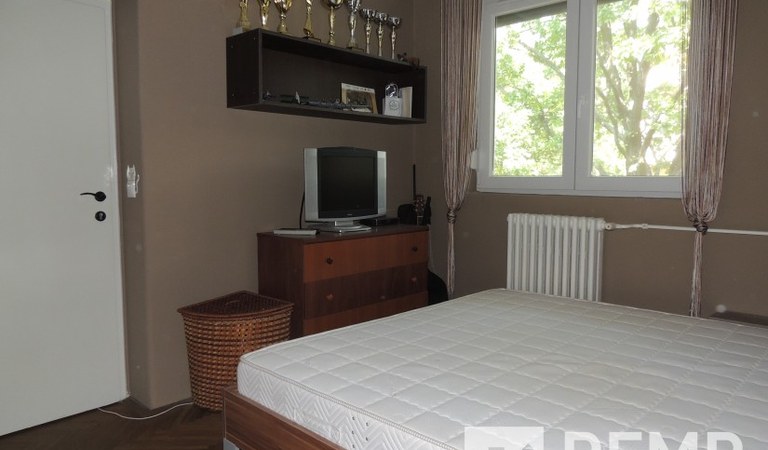Pécsett , Egyetemváros szívében , egy 52 nm2-es, erkélyes, felújított lakás eladó – 3. property photo