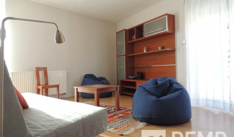 Eladó Alkotmány utcában újszerű, 70m2, nappali+2hálós, 1. emeleti tégla lakás! – 2. ingatlanfotó