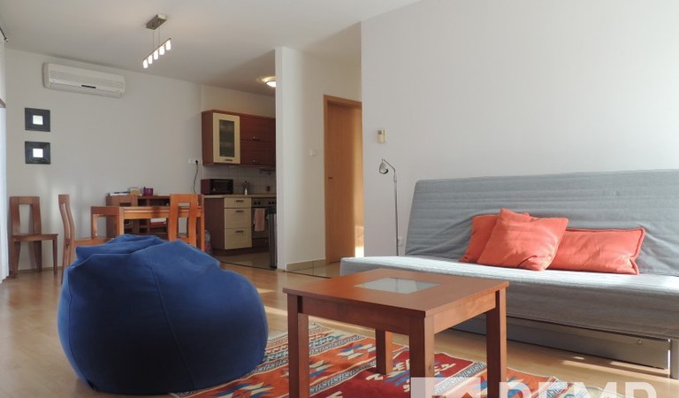 Eladó Alkotmány utcában újszerű, 70m2, nappali+2hálós, 1. emeleti tégla lakás! – 1. ingatlanfotó