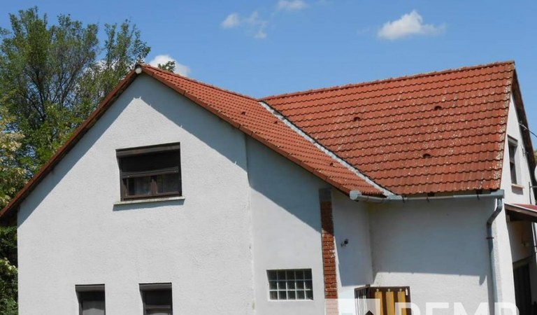 Pécshez közeli csendes kis faluban 3 szintes családi ház eladó – 1. ingatlanfotó