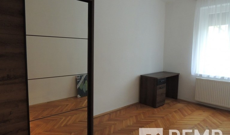 Uránvárosi felújított lakás várja bérlőit. – 2. ingatlanfotó