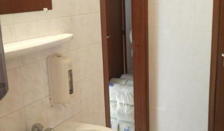 Kiadó Iroda a Hungária és Petőfi utca sarkán – 3. ingatlanfotó