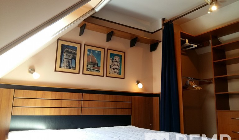 Belvárosban, belső kétszintes, tégla lakás kiadó – 3. ingatlanfotó