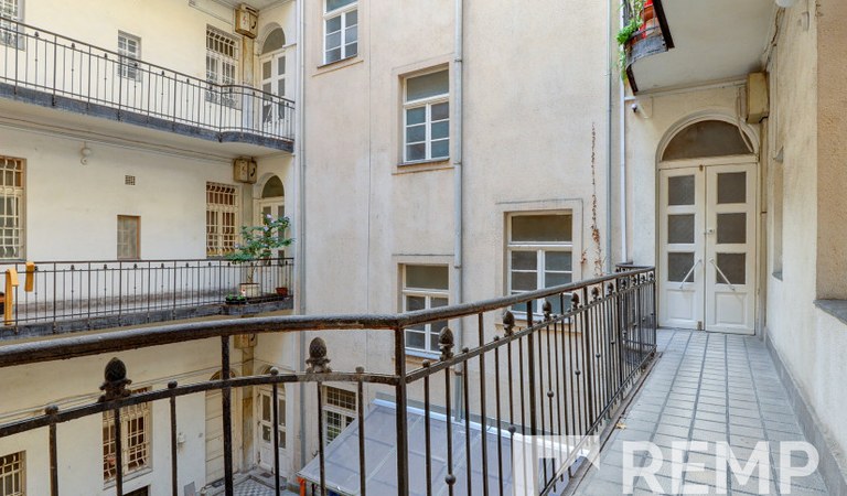 Budapesten, a Corvin közben eladó egy 178 nm-es ingatlan. – 1. ingatlanfotó