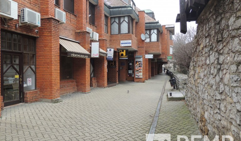 Pécs Belvárosában,a Citrom utcában egy  98 nm-es üzlethelyiség eladó! – 1. ingatlanfotó