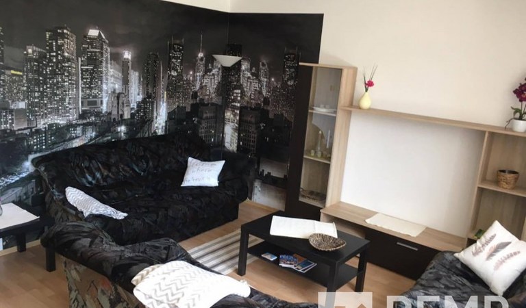 Kiadó a Barbakáni bástyával szemben gyönyörű, tágas lakás – 1. property photo