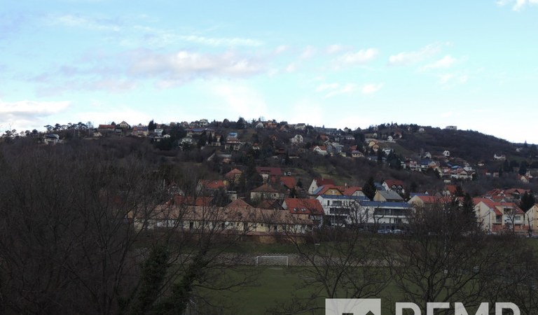 Pécsett, Uránvárosban, lakás eladó! – 1. ingatlanfotó