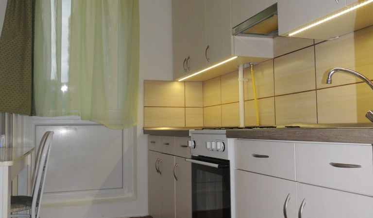 Kertvárosban azonnal költözhető, felújított első emeleti lakás eladó! – 1. ingatlanfotó