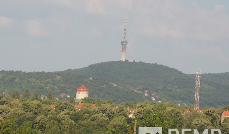 Pécsett, gyönyörű mecseki panorámás,  sík építési telek eladó! – 1. ingatlanfotó