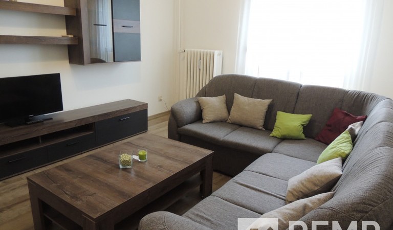 One bedroom flat next to the POTE! – 1. property photo