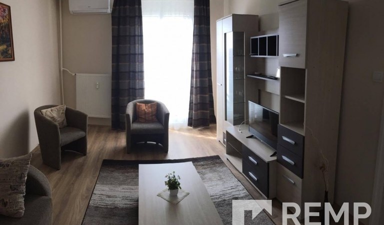 Kiadó teljesen felújított lakás a belváros és egyetemváros között – 2. property photo
