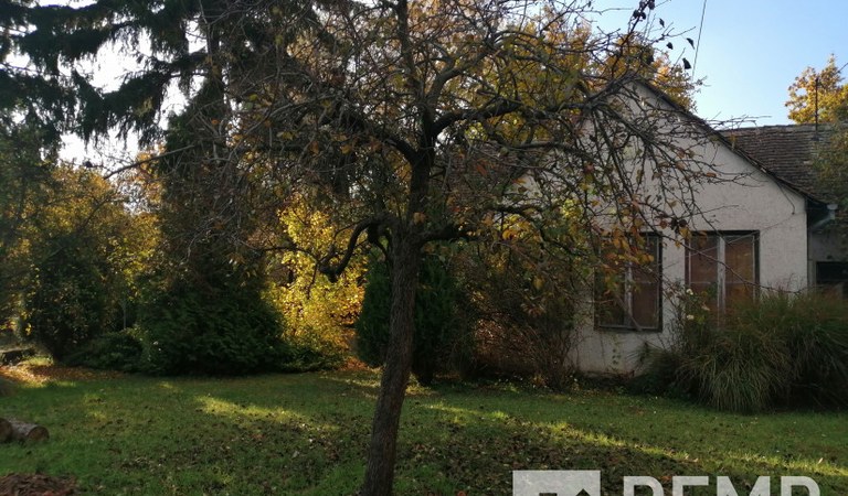 Pécsett Ürögi városrészen eladó családi ház, sík telekkel, panorámával a Donátusi dombra! – 1. ingatlanfotó