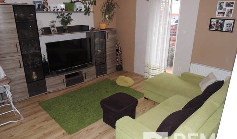 Pécs Rigóderi városrészén újszerű, kertkapcsolatos, 3 hálószobás családi otthon, zárt parkolóval eladó! – 3. ingatlanfotó
