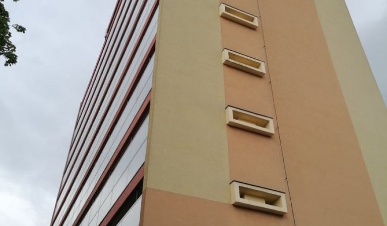 Pécs Belvárosában közvetlen a Jogi kar szomszédságában  panorámás 2 szobás lakás eladó – 3. ingatlanfotó