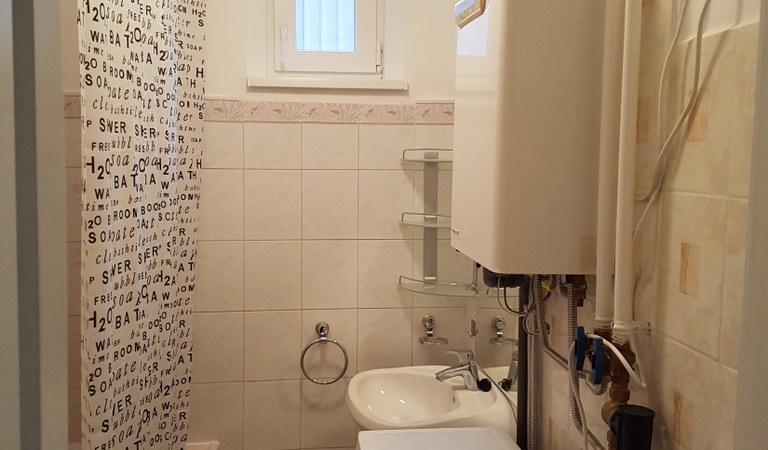 Pécs belvárosban felújított kétszobás lakás kiadó – 3. property photo