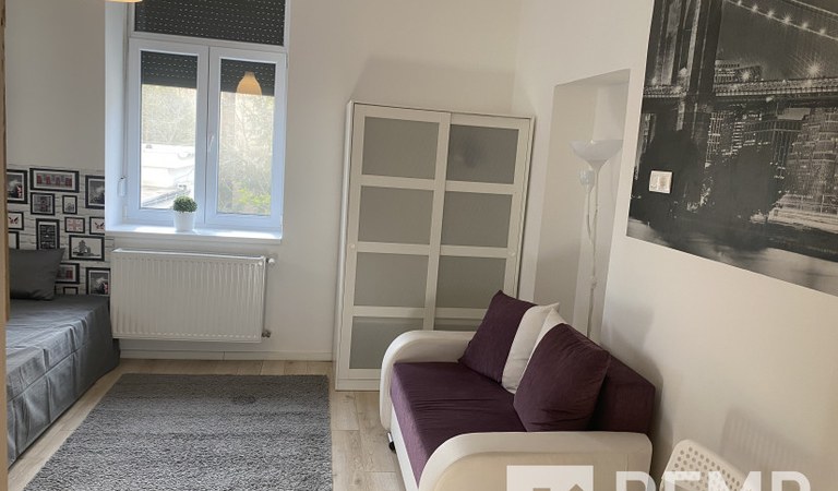 Studio flat for rent next to the Economic and Law school – 3. property photo