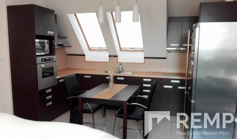 Eladó bútorozott, új építésű, 2 hálós egyetemvárosi lakás – 1. property photo